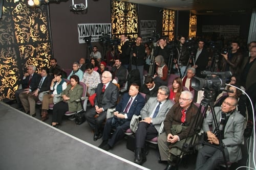 Baroya Karşı Hukuksuzlukların, Sindirme Ve Yıldırma Girişimlerinin Yoğunlaşması Üzerine İstanbul Barosu Yönetim Kurulu Olağanüstü Genel Kurul Kararı Aldı
 - 3