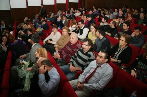 Adam Adamdır

 - 17