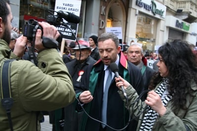 İstanbul Barosu Avukatları Ve Hukukçu Akademisyenler

Demokrasi, Hukuk Devleti Ve Özgürlükler İçin Yürüdü

 - 31
