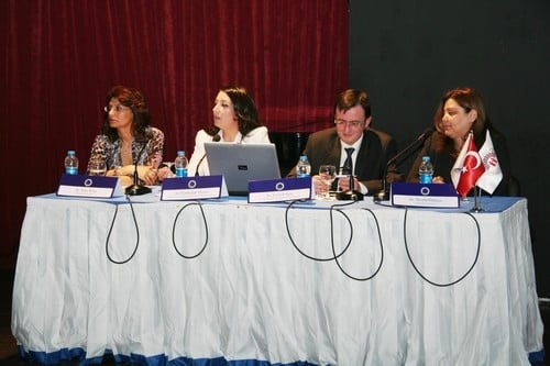 En Fazla Şiddete Sağlık Personeli Uğruyor

 - 42