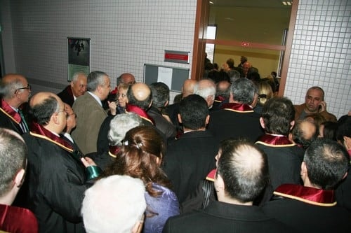 Savunmanın Ve Baronun Yargılandığı Dava Beraatla Sonuçlandı

 - 19