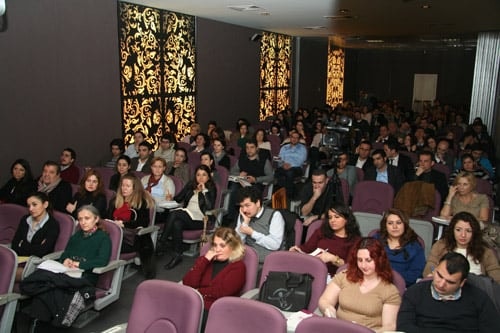 “Kadın Hakları Ve Aile İçi Şiddet” Konulu Sertifika Programı

 - 59