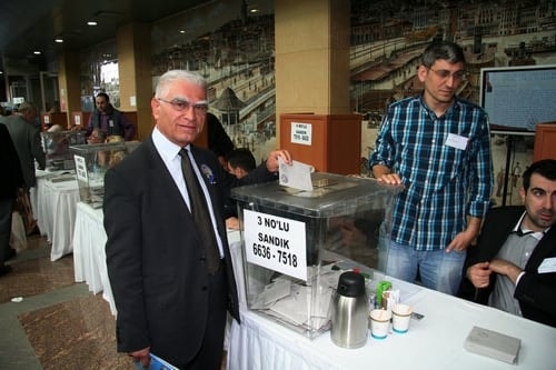 Ümit Kocasakal İstanbul Barosu Başkanlığına Yeniden Seçildi 

 - 220