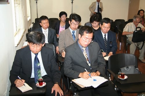 Güney Koreli Hukukçular Heyeti
Baromuzu Ziyaret Etti - 9