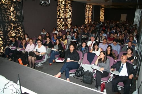 Kadın Hakları Ve Aile İçi Şiddet Konulu Sertifika Programı Devam Ediyor

 - 23