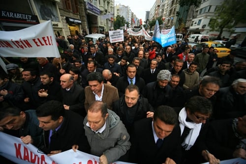 Kadına Yönelik Şiddetin Ortadan Kaldırılması İçin  Uluslar Arası Dayanışma Günü
 - 12