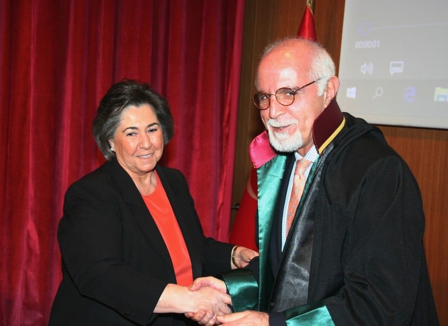 2018 Mahmut Esat Bozkurt Hukuk Ödülü Av. Nazan Moroğlu’na Verildi - 1