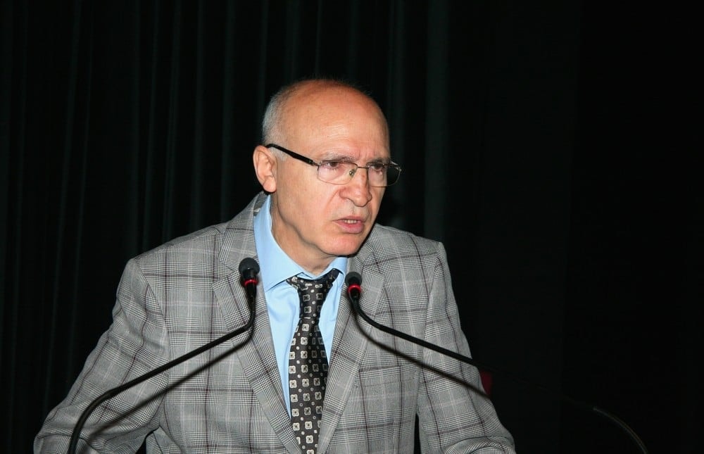 Hukuka Felsefi ve Sosyolojik Bakışlar VIII - 33