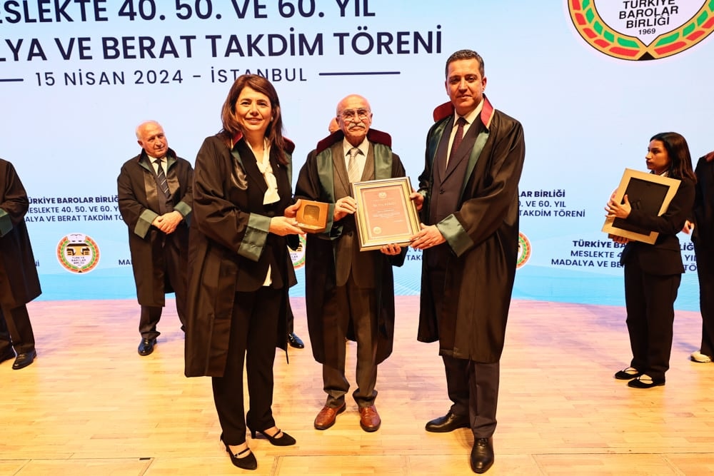 Meslekte 40, 50 ve 60 Yılını Dolduran Meslektaşlarımıza Plaket Verildi - 224