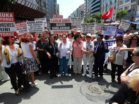 Devrim Yasamız Medeni Kanuna Sahip Çıkıyoruz Yürüyüşü - 17