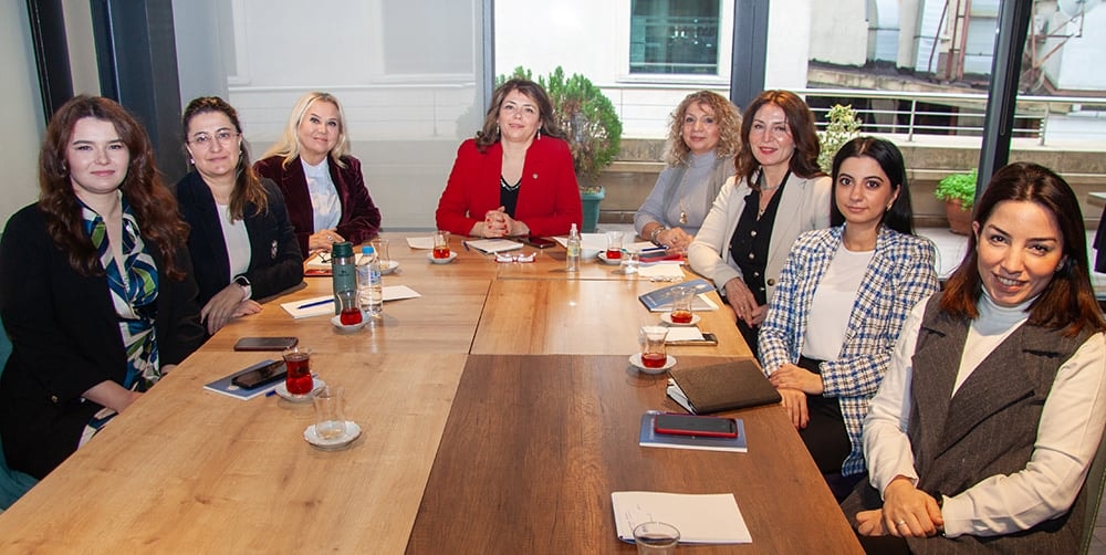 Kadın Hakları Merkezi Yürütme Kurulu ile Başkanımız Av. Filiz Saraç ile Biraraya Geldi. - 1
