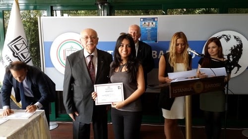 29. Dönem Hukuk İngilizcesi Ve Terminolojisi Derslerini Tamamlayanlara Katılım Belgeleri Verildi 
 - 19