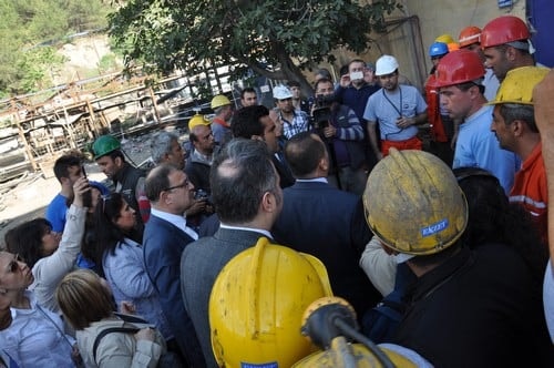 İstanbul Barosu Başkan Ve Yönetim Kurulu Üyeleri, Acıyı Paylaşmak, İncelemelerde Bulunmak İçin Soma’Daydı

 - 87