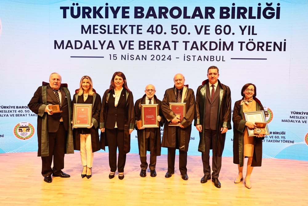 Meslekte 40, 50 ve 60 Yılını Dolduran Meslektaşlarımıza Plaket Verildi - 213