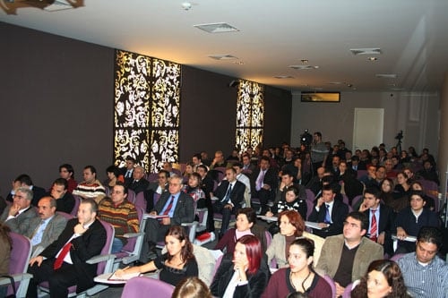 İnternet Yasasında Bıçak Sırtı:
Özgürlük Mü? Güvenlik Mi? - 1