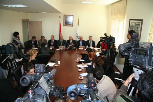 İstanbul Barosu Türban Konusunda
Rejim Bunalımı Tehlikesine Dikkat Çekti - 10