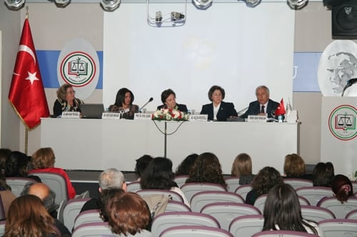 Türkiye Kadın Sorununu Çözerek Çağdaşlaşır
 - 22