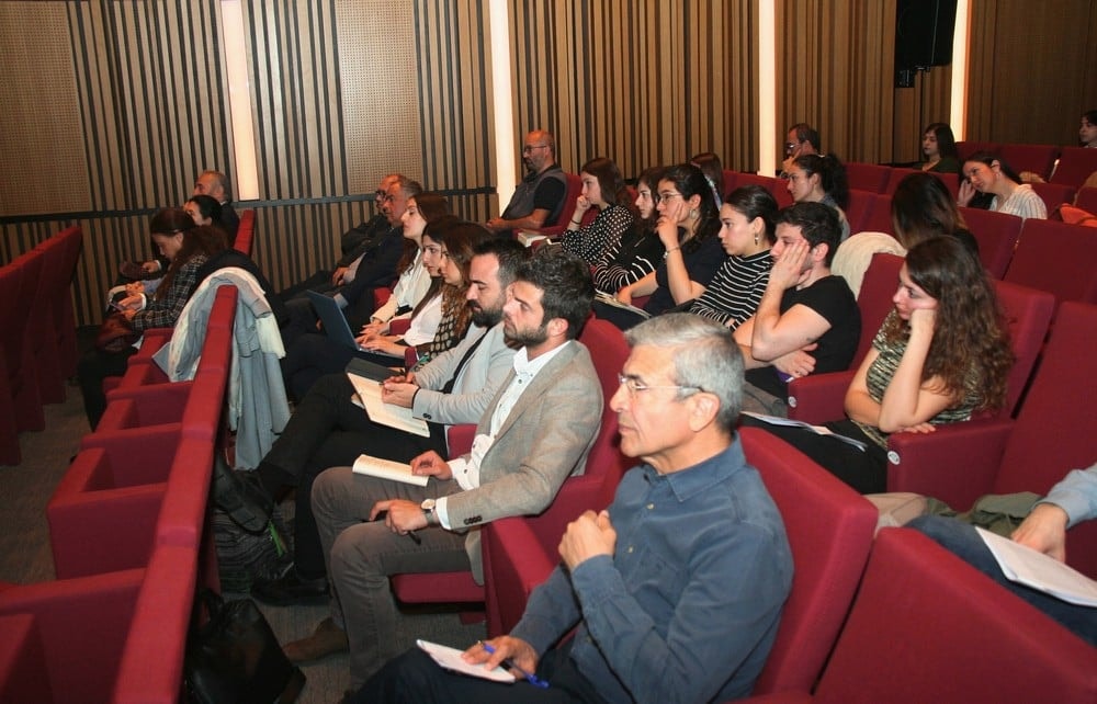 Yapay Zekâ Çağında Hukuk  - 16