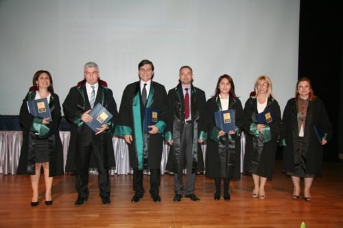 Mesleklerinde 25, 30, 35 Yılını Dolduran Toplam 693 Meslektaşımıza Plaket Verildi
 - 50