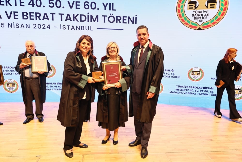 Meslekte 40, 50 ve 60 Yılını Dolduran Meslektaşlarımıza Plaket Verildi - 338