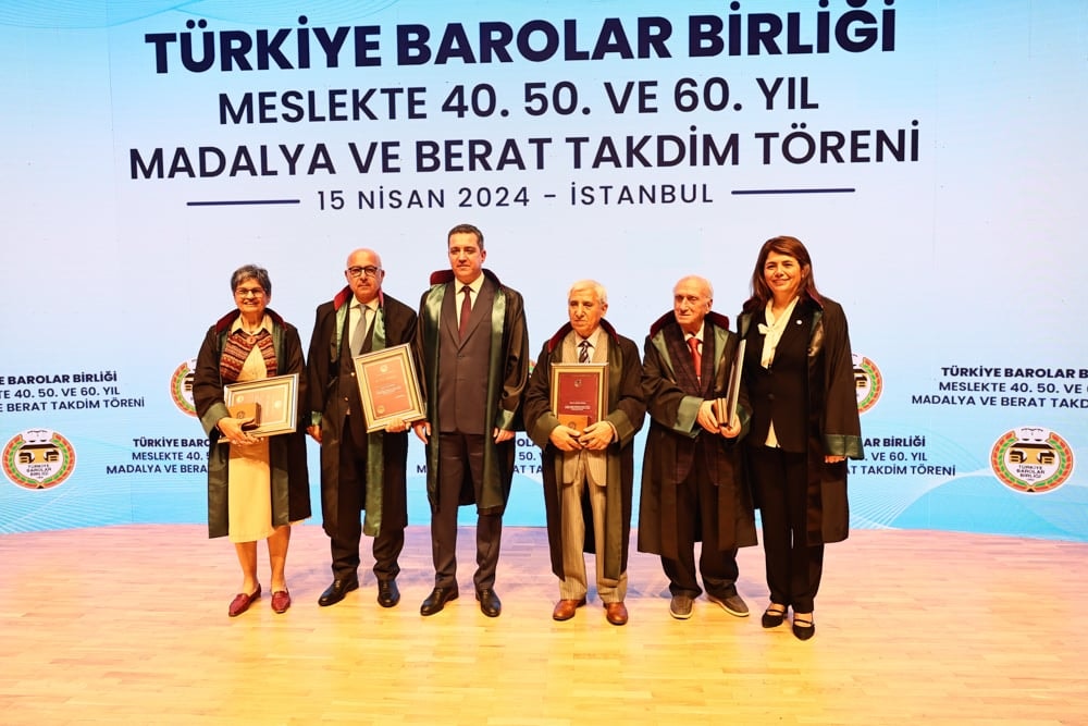 Meslekte 40, 50 ve 60 Yılını Dolduran Meslektaşlarımıza Plaket Verildi - 171