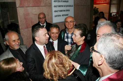 Savunmanın Ve Baronun Yargılandığı Dava Beraatla Sonuçlandı

 - 32