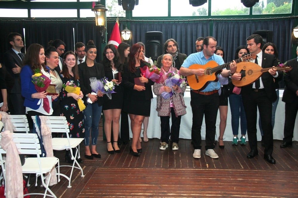 39. Dönem Hukuk İngilizcesi ve Terminoloji Derslerine Katılanlara Törenle Belgeleri Verildi - 14