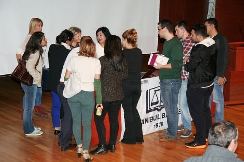 Kadın Hakları Ve Aile İçi Şiddet Konulu Sertifika Programı Devam Ediyor

 - 41