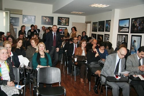 Kamu Avukatlarına Barodan Destek

 - 3