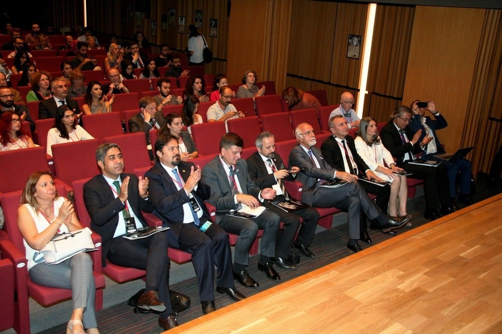 Uluslararası Konferans: ‘Ayın Karanlık Yüzü’ - 39