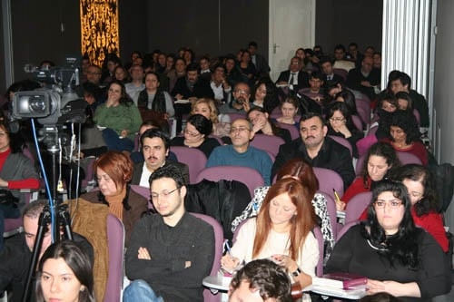 Kadın Hakları Ve Aile İçi Şiddet Semineri Devam Ediyor

 - 40