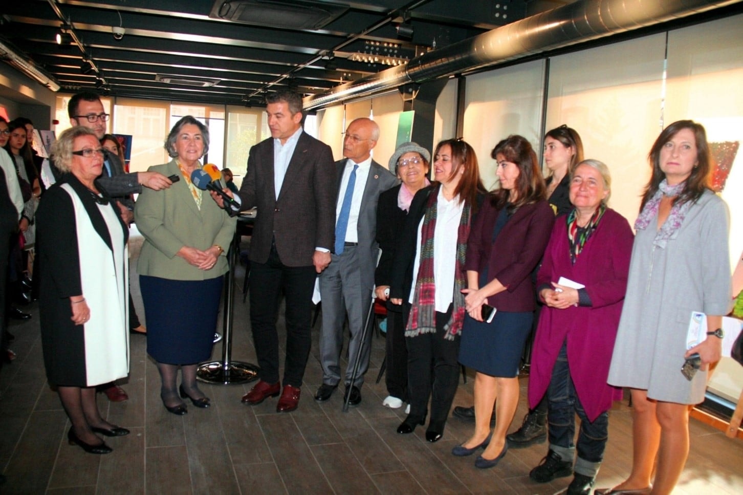 Tutukevindeki Çocukların Yaptıkları Resimler Sergilendi - 17