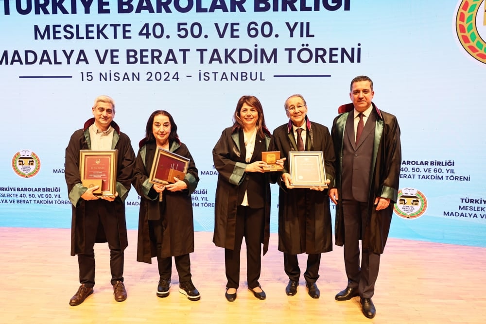 Meslekte 40, 50 ve 60 Yılını Dolduran Meslektaşlarımıza Plaket Verildi - 111