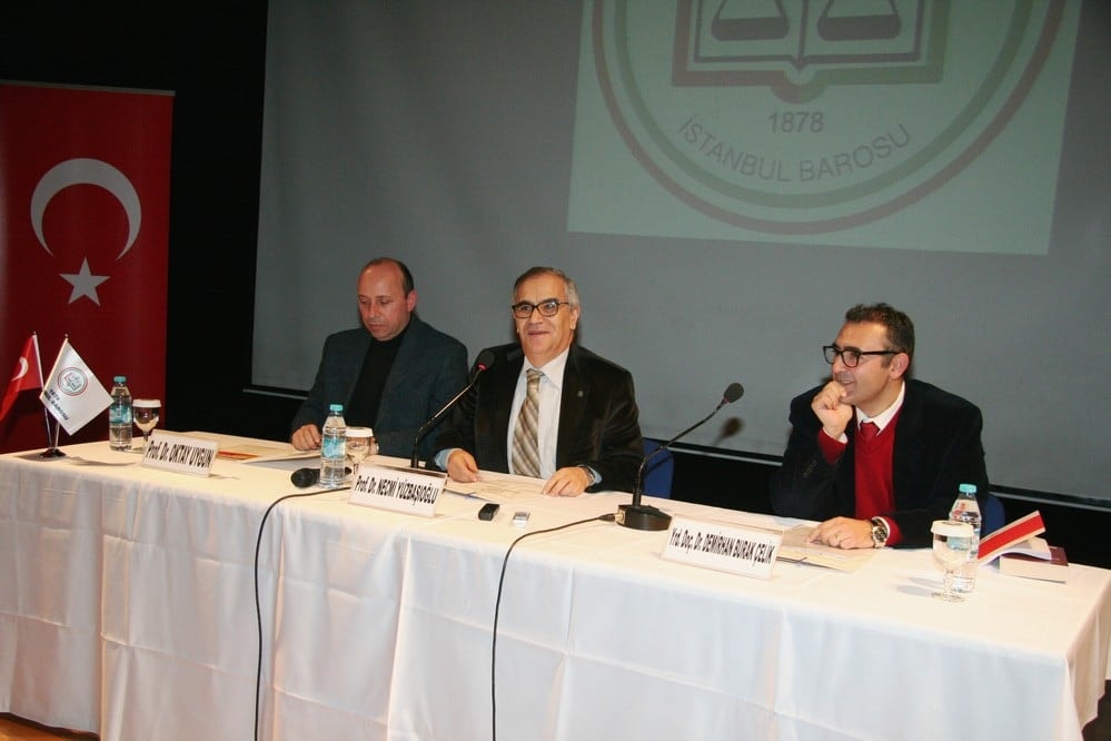 Hukuksal Gerçeklikler Bağlamında Anayasa Değişikliği - 79