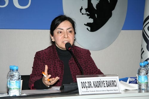 Kadın Haklarında Olumlu Ayrımcılık
Mutlaka Desteklenmelidir
 - 11