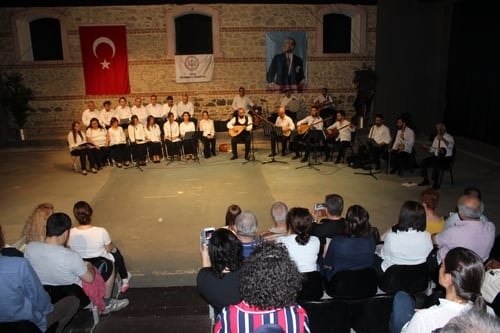 Türk Halk Müziği Topluluğumuzun Konseri
 - 8