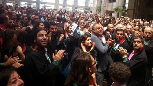 Halka Ve Avukata Yönelik Polis Şiddeti Ve Terörüne Derhal Son Verilmelidir

 - 1