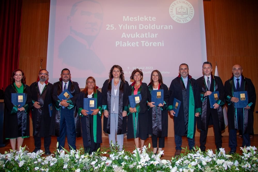 Meslekte 25, 30 ve 35 Yılını Dolduran Meslektaşlarımıza Plaket Verildi - 108