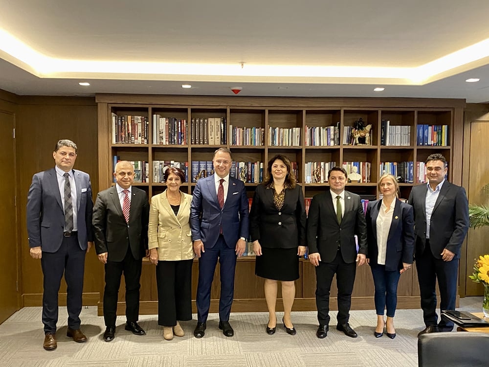 Beylikdüzü Belediye Başkanı Murat Çalık’tan Başkanımız Av. Filiz Saraç’a Ziyaret