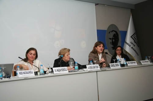 Kadına Şiddet Durmak Bilmiyor

 - 115