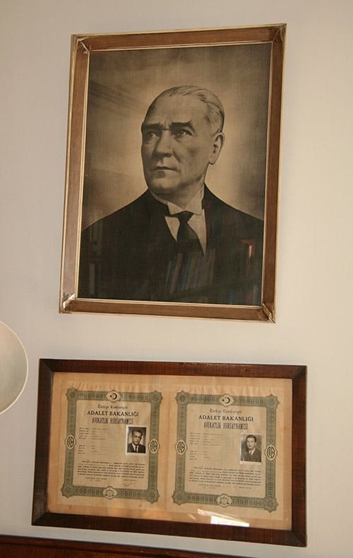 Av.Orhan Apaydın Ve Av.Burhan Apaydın'ın Kitapları Baromuza Bağışlandı 
 - 8