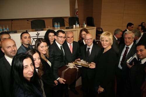 Hukuk Eğitimi Büyük Bir Kaosa Sürüklenmiştir - 125