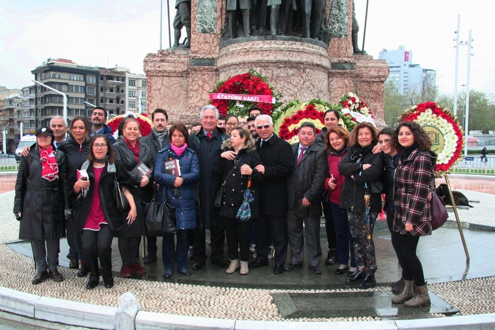 İstanbul Barosu, 23 Nisan Ulusal Egemenlik ve Çocuk Bayramında Taksim Cumhuriyet Anıtındaydı - 72