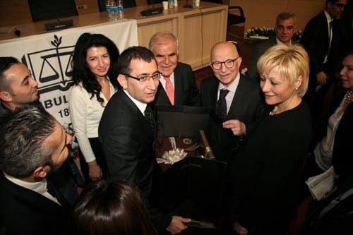 Hukuk Eğitimi Büyük Bir Kaosa Sürüklenmiştir - 124