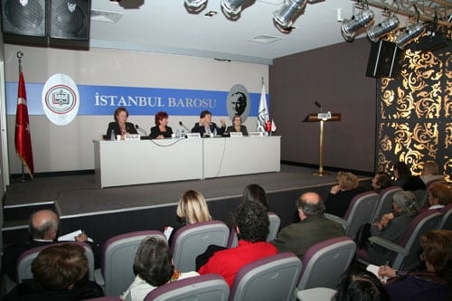 Kadın Haklarında Çok Gerilerdeyiz - 18