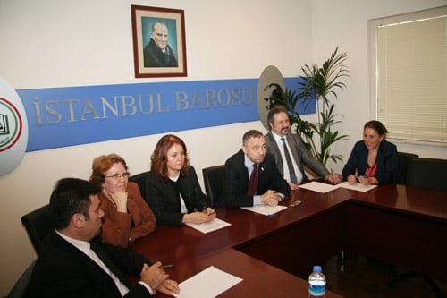 Kamu Avukatlarına Barodan Destek

 - 6