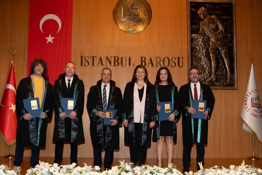 Meslekte 25, 30 ve 35 Yılını Dolduran Meslektaşlarımıza Plaket Verildi - 12