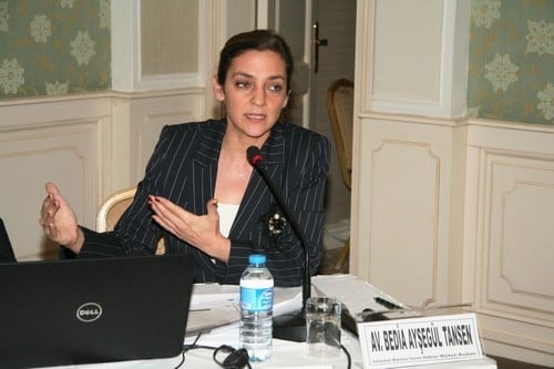 Yabancılar Ve Uluslar Arası Korumaya İlişkin Adli Yardım Görevi Alacak Avukatlara İçin Sertifika Programı Düzenlendi

 - 45