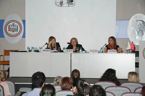 Kadın Cinayetleri

 - 27