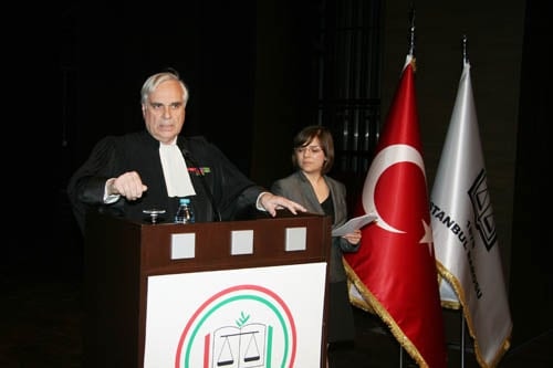 İstanbul Barosu Olağanüstü Genel Kurul Kararı: ‘Başkan Ve Yönetim Kurulu Görevinin Başındadır. İrademize Sahip Çıkıyoruz”

 - 34